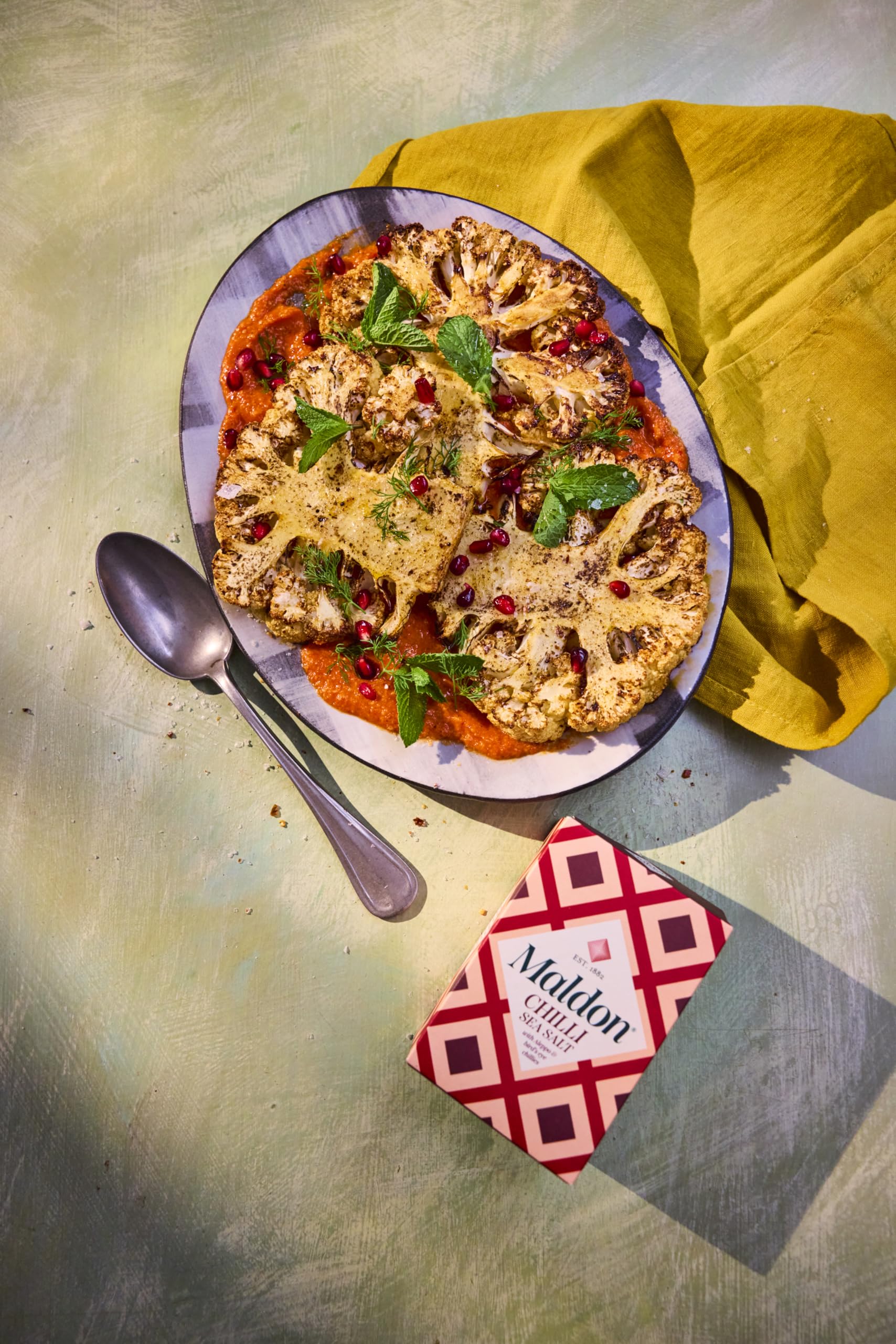 Maldon Chilli Sea Salt Flakes blended with Aleppo & Bird’s Eye Chillies - Take simple dishes to the next level - Fantastic Flavour - Unique Pyramid-Shaped Sea Salt Flakes - 100g Box